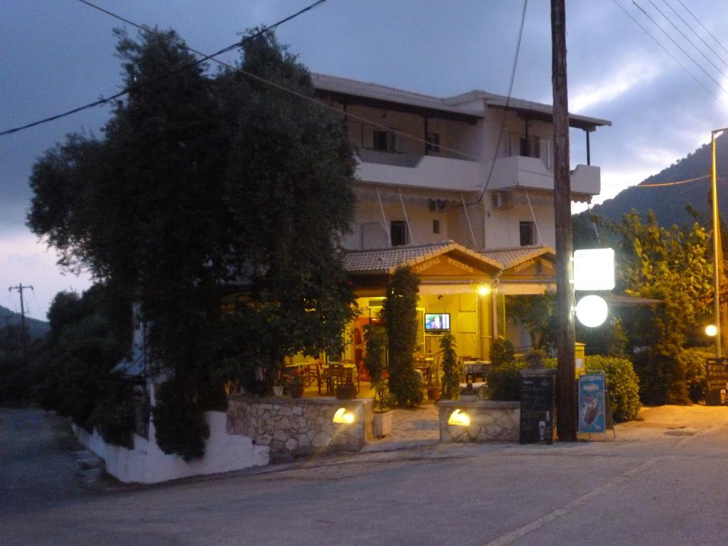 Lichnos Babis Taverna & Rooms Parga Exteriér fotografie